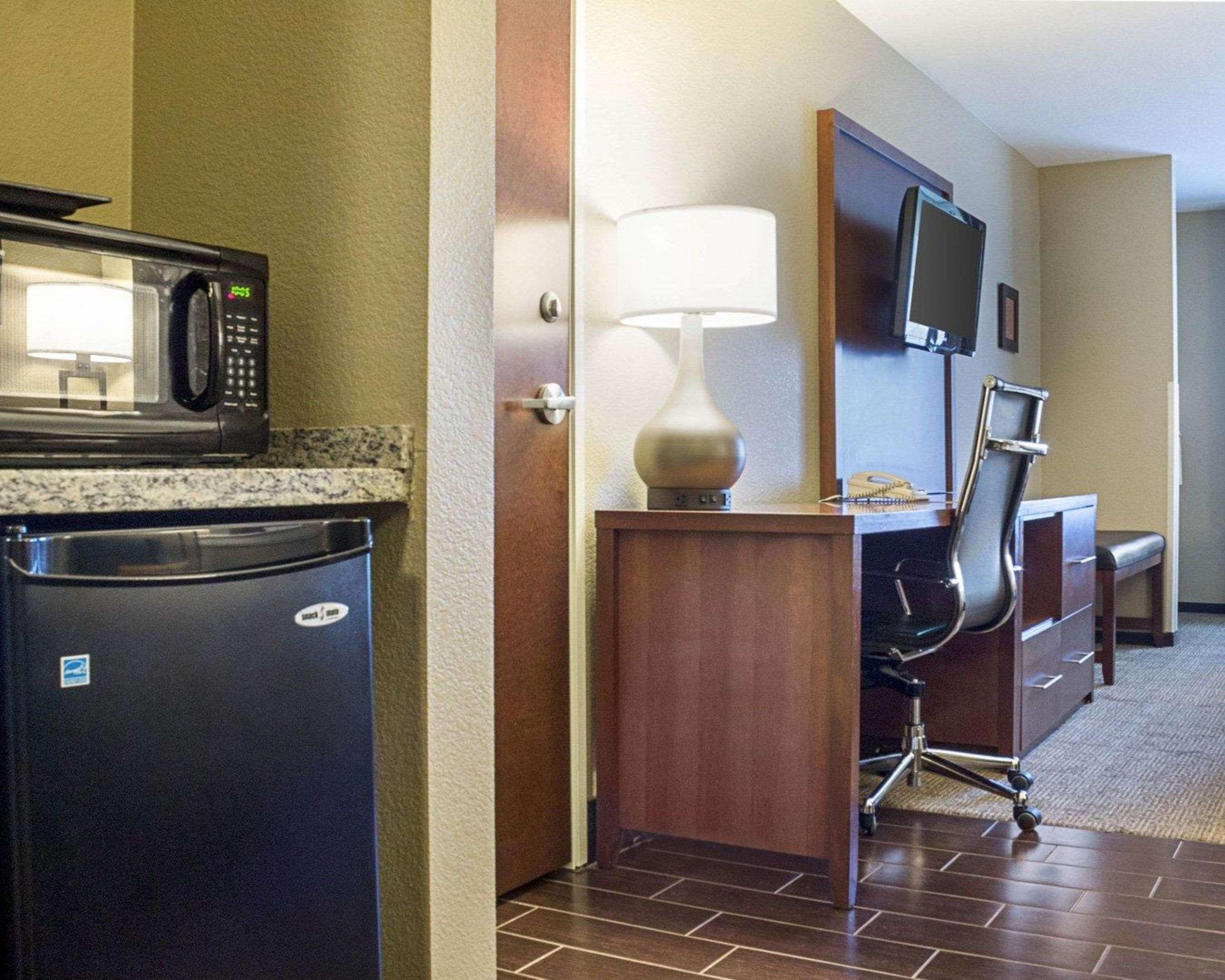 Comfort Suites Minot Eksteriør bilde